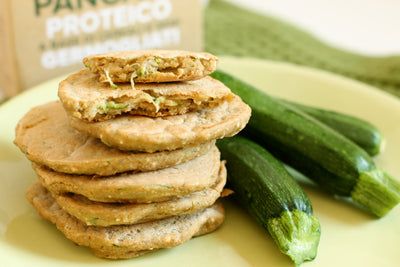 Pancake proteici salati alle zucchine