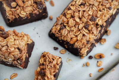CHOCO-PEANUT MUESLI SNACK